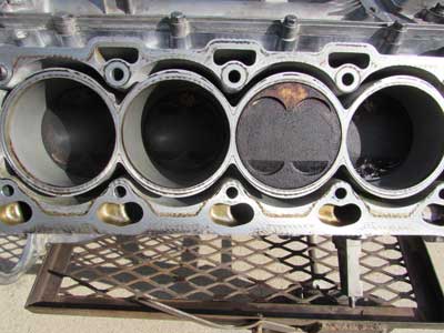 BMW 4.8L V8 N62N Engine Block Assembly for Rebuild or Parts (Crankshaft, Pistons, and Rods) 11110396206 550i 650i7